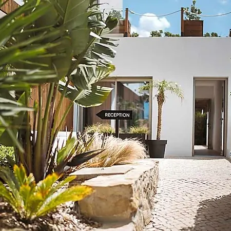 Hotel The Salty Surf & Yoga