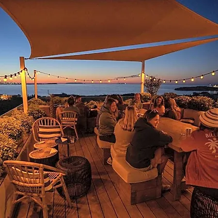 The Salty Surf & Yoga Hostel Peniche